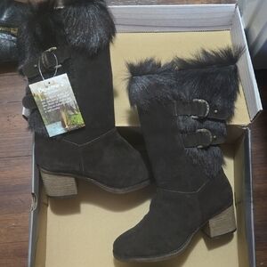 BearPaw Women's‎ Dark Brown Fur Trim Boots NEW